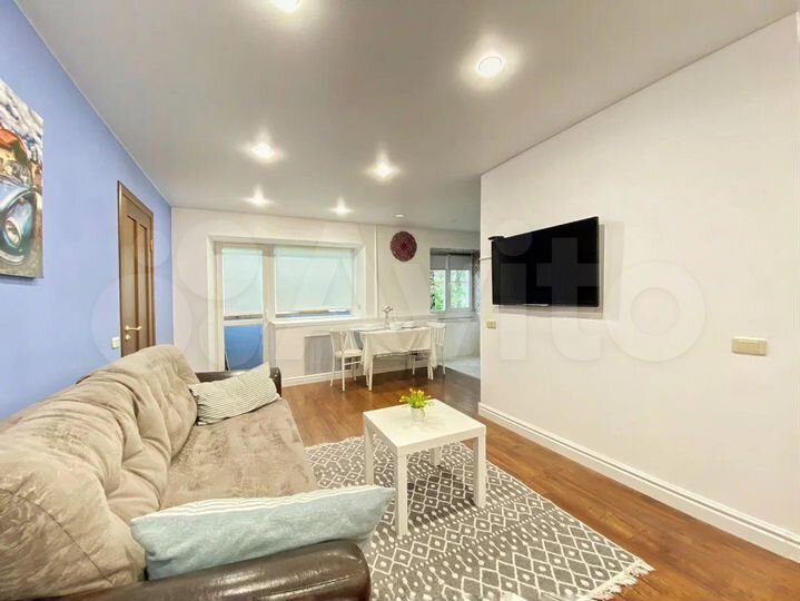 2-к. квартира, 43 м², 3/5 эт.