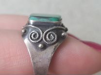 Серебряное кольцо с малахит ом 875