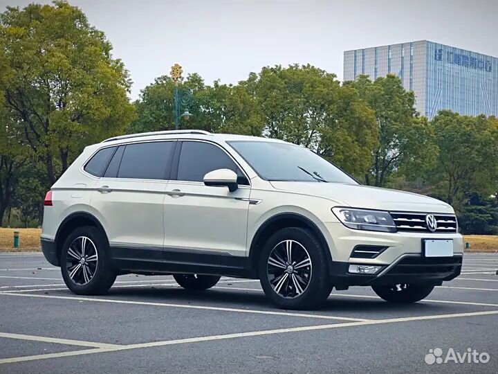 Volkswagen Tiguan L 1.4 AMT, 2021, 28 000 км