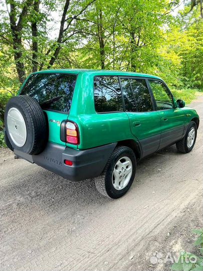 Toyota RAV4 2.0 AT, 1998, 180 000 км