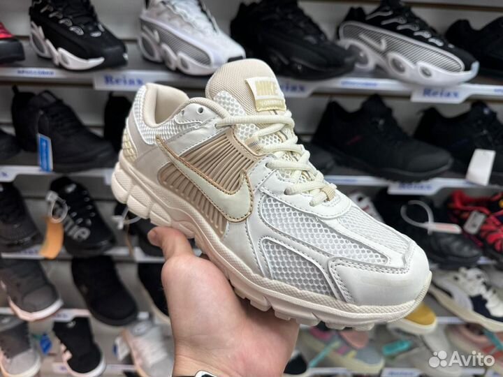 Nike zoom vomero 5 бежевые