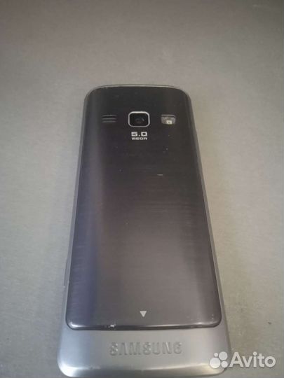 Кнопочный телефон