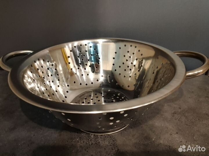 Дуршлаг из нержавеющей стали диаметр 24 см