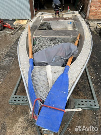 Лодка Салют 360 с мотором Tohatsu 9.8