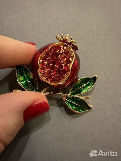Брошь гранат