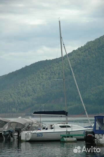 Парусная яхта