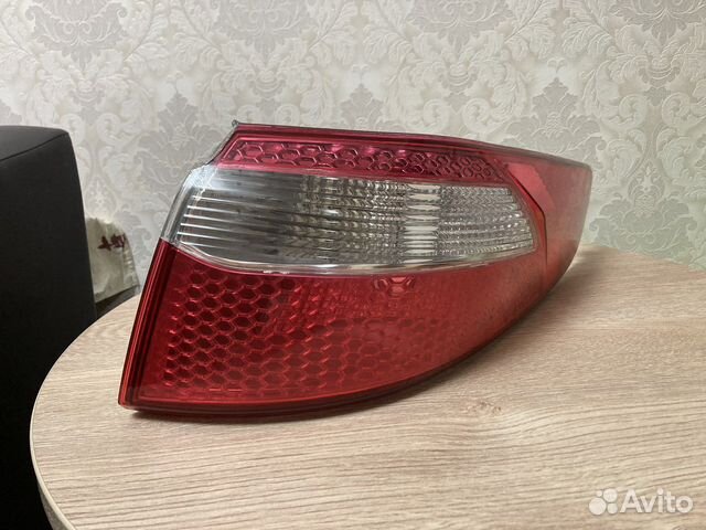 Задний правый фонарь в крыло Kia Rio 3