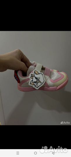 Кроссовки для девочки