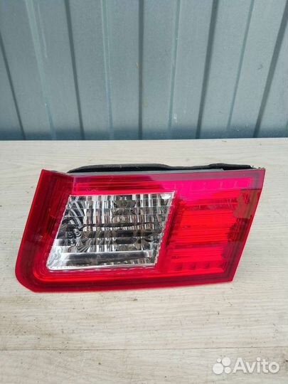 Фонарь задний правый внутренний Honda Accord 8