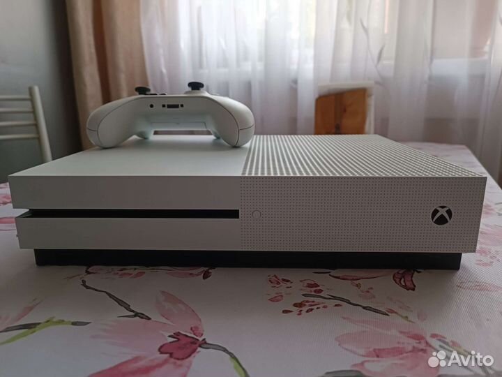 Xbox One S