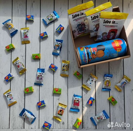 Подарочный бокс в стиле love is