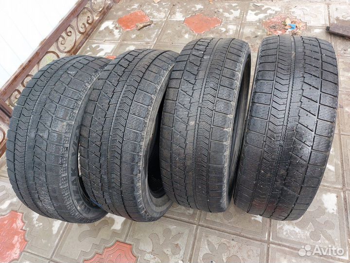 Bridgestone Blizzak VRX 215/55 R17 S