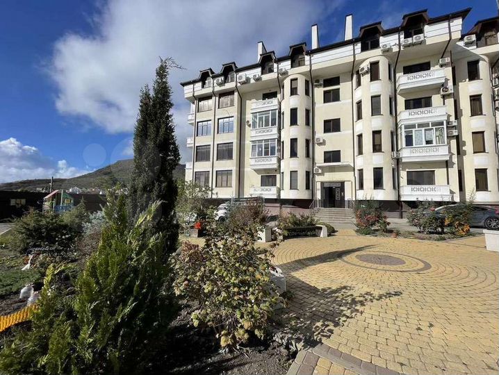 2-к. квартира, 71,2 м², 1/5 эт.