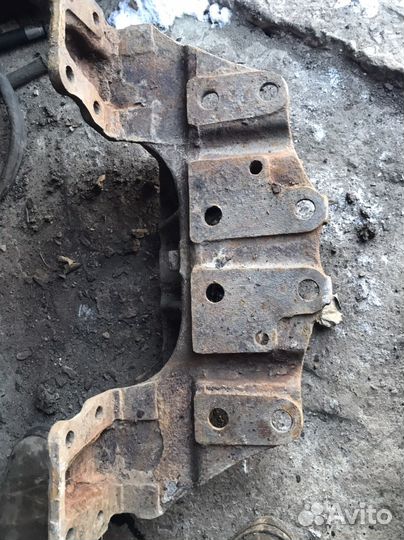 Кронштеин оси балансиров камаз