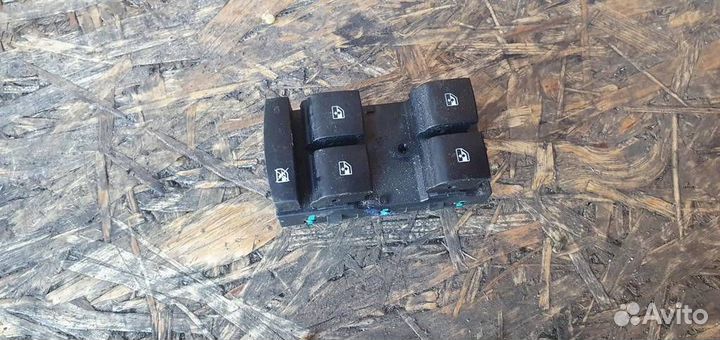 Блок управления стеклоподъемниками Opel Meriva B