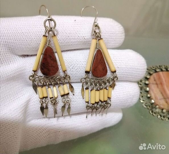 Серьги и брошь, нат. камни+кость