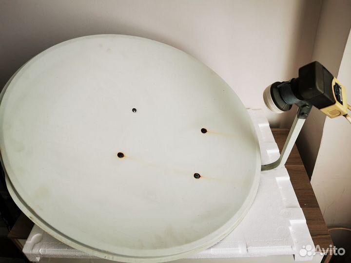 Спутниковая тарелка 70 х 60 см с конвертором