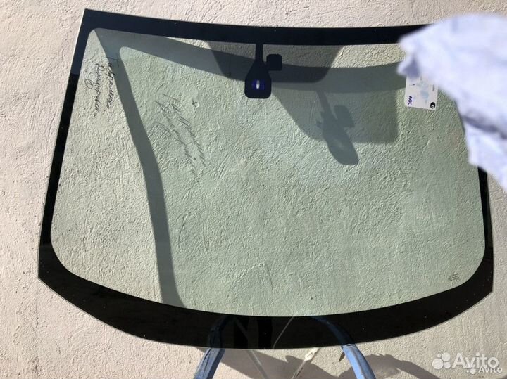 Лобовое стекло Ford Fiesta полный обогрев