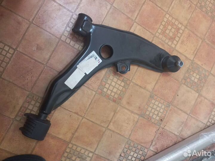 Рычаг правый Мицубиси Каризма