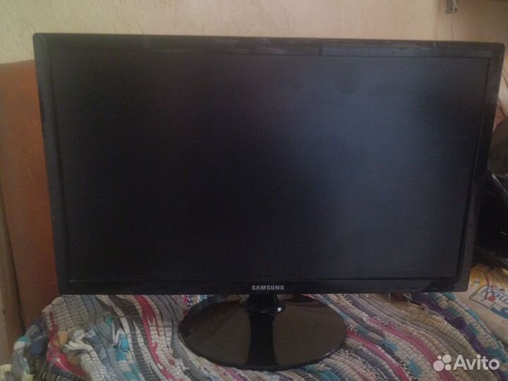 Монитор Samsung 22 дюйма