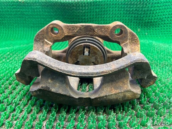 Суппорт передний левый Volkswagen Golf 3 AAZ 1997