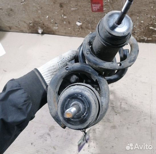 Стойки задние mitsubishi grandis na4w