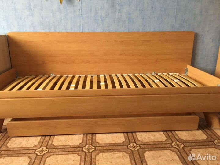 Кровать