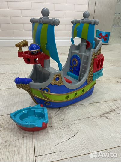 Игрушки ELC (пиратский корабль, плеер, др)