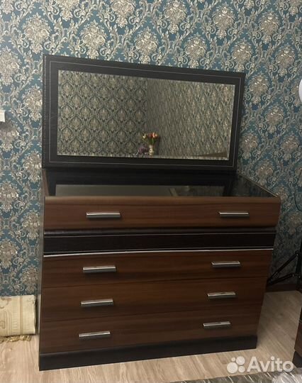 Спальный гарнитур из массива дерева бу