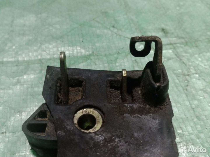 Замок двери задний левый Audi 80 B3