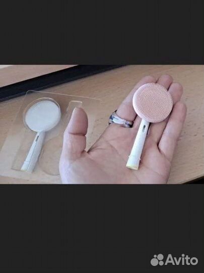 Щетка для чистки лица