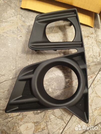 Накладка птф Isuzu D-MAX 2020+ в бампер