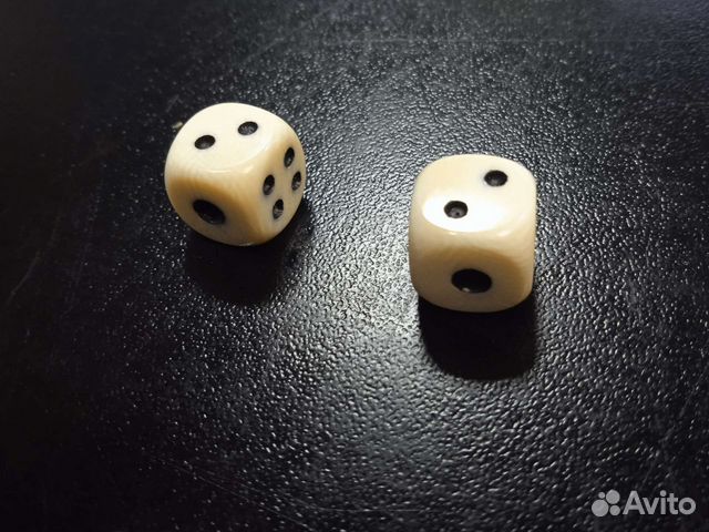 Игральные кости. (Зарики) Из бивня мамонта