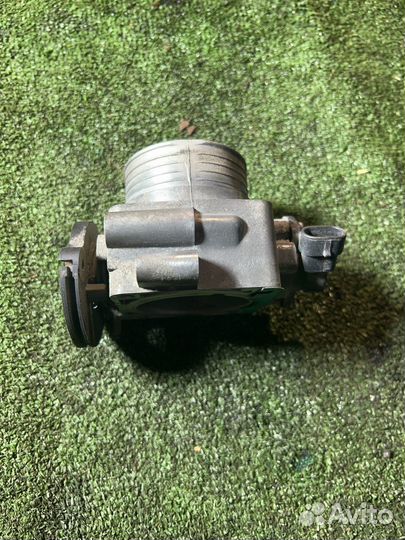 Дроссельная заслонка Volvo S40 1.6