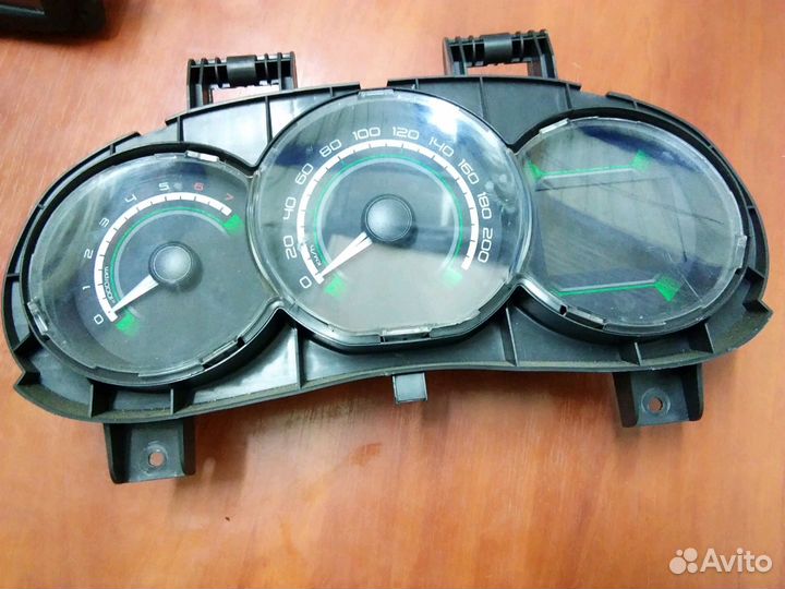 Комбинация щиток приборов Лада Хрей