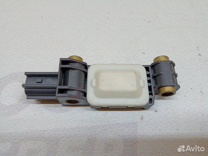 Датчик AIR BAG Audi A4 B7 ALT 2006