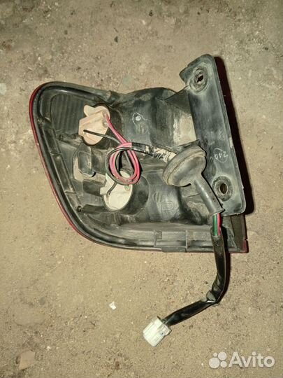 Задний фонарь правый на Ниссан Эксперт