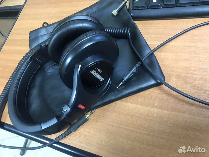 Студийные наушники Shure SRH440