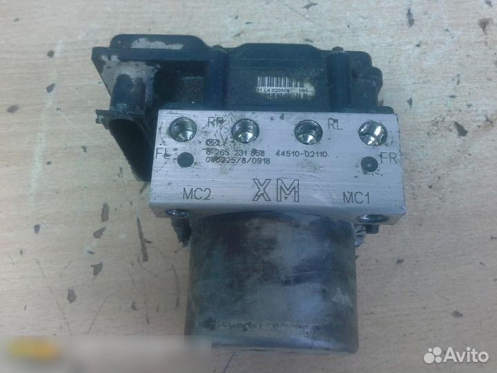 Блок ABS (насос) Toyota Auris (E15) 2006-2012