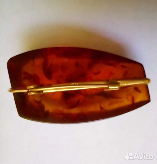 Винтажные броши из янтаря