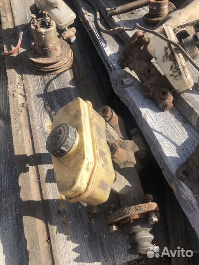 Продам запчасти на газ 53