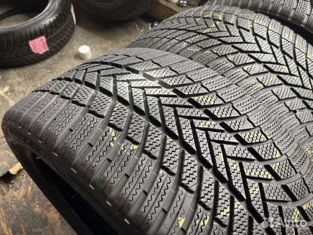 Bridgestone Blizzak LM005 RFT 265/40 R21 105H