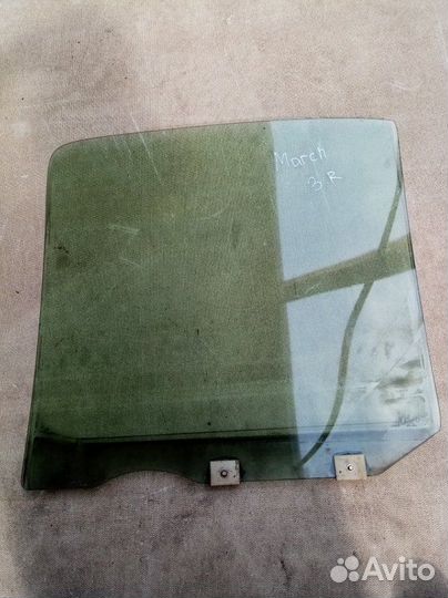 Стекло двери заднее правое Nissan March K11 1.0