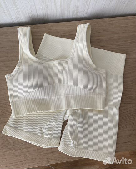 Спортивный комплект женский