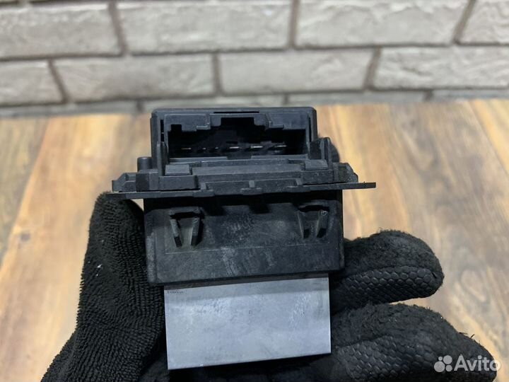 Peugeot 408 Резистор отопителя