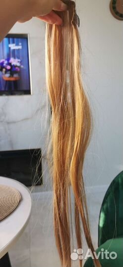 Искусственные пряди волос русого цвета