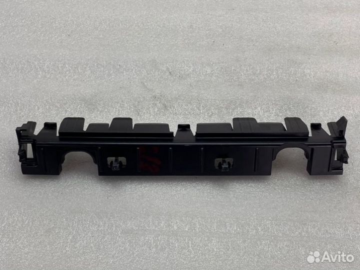 Кронштейн подножки порог левый Mercedes Benz W213