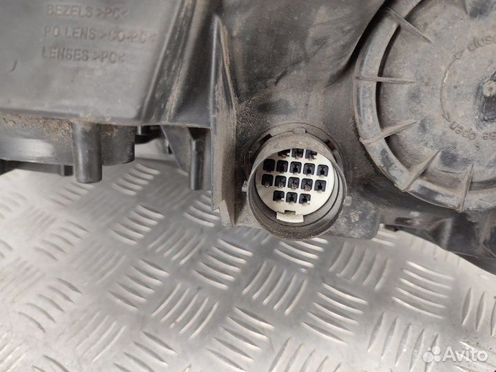 Фара правая Land Rover Discovery III