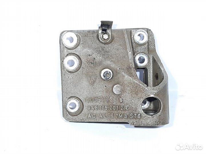 Кронштейн правый Porsche Cayenne 9PA M48 2005