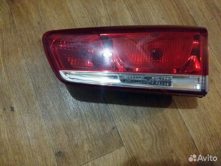 Фонарь задний внутренний(багажника) kia rio рестай